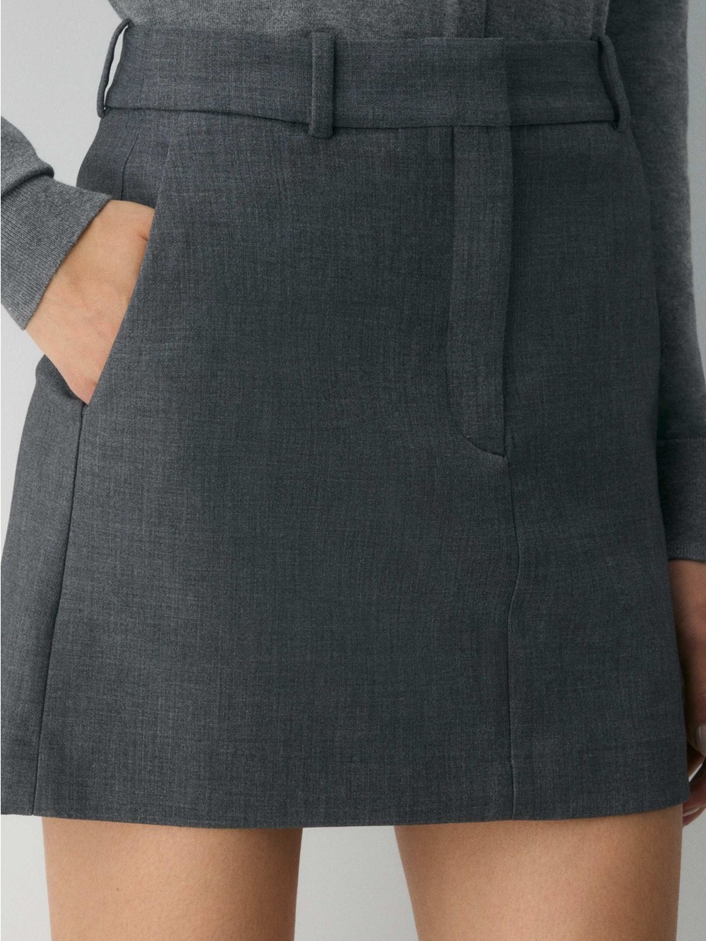 Aritzia Babaton Chisel Skirt in Heather Charcoal